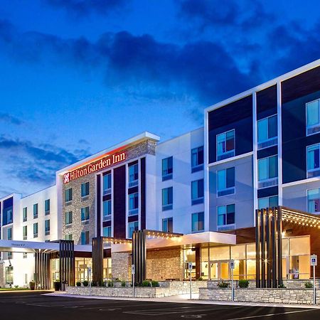 Hilton Garden Inn Сидар-Рапидс Экстерьер фото