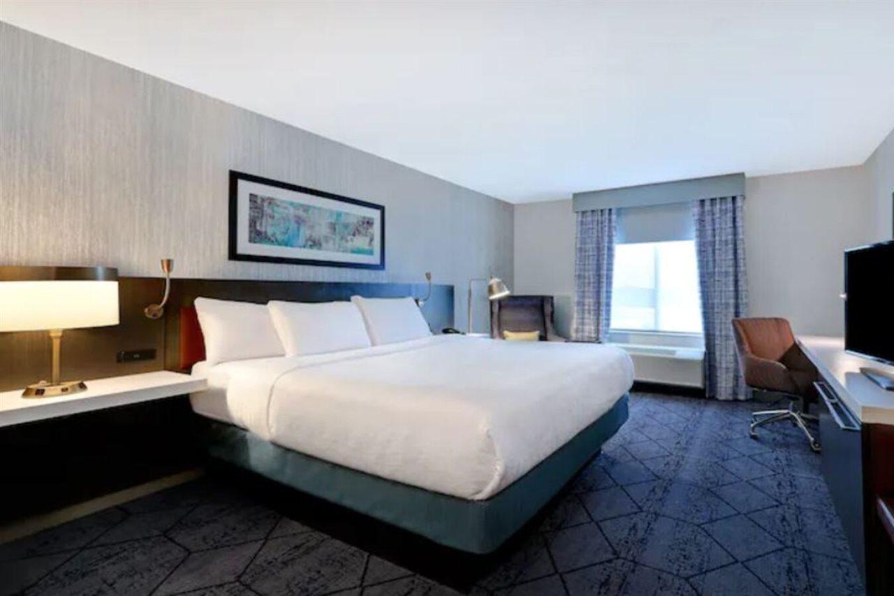 Hilton Garden Inn Сидар-Рапидс Экстерьер фото