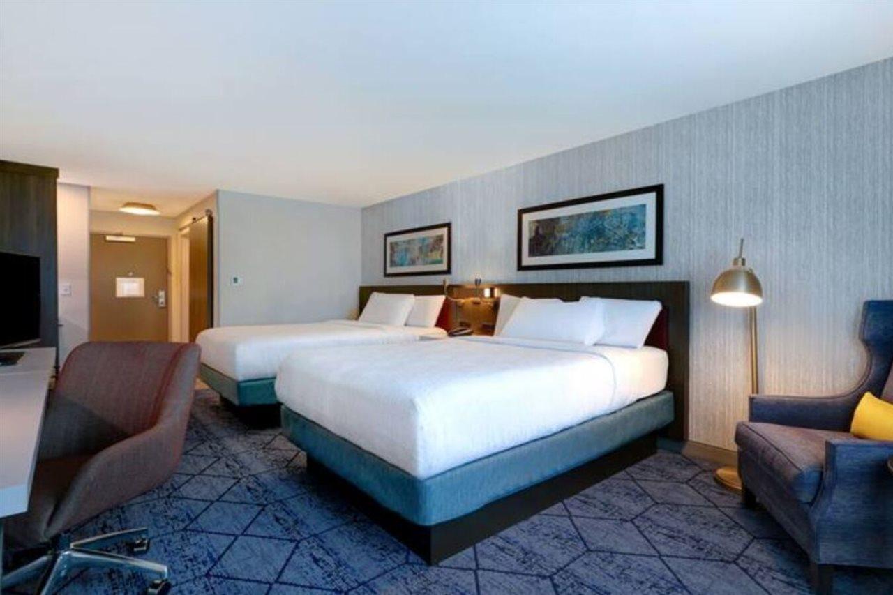 Hilton Garden Inn Сидар-Рапидс Экстерьер фото