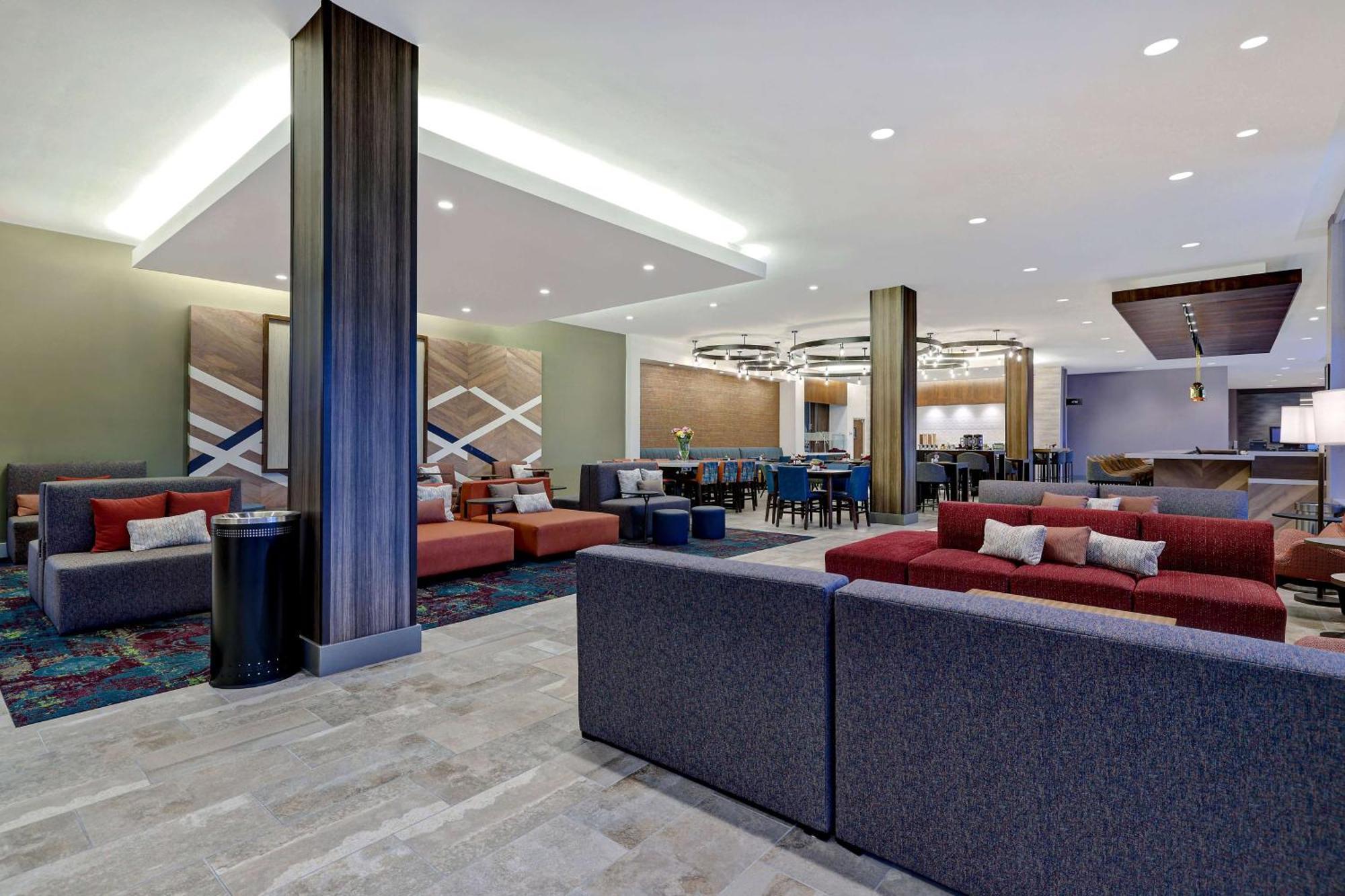 Hilton Garden Inn Сидар-Рапидс Экстерьер фото