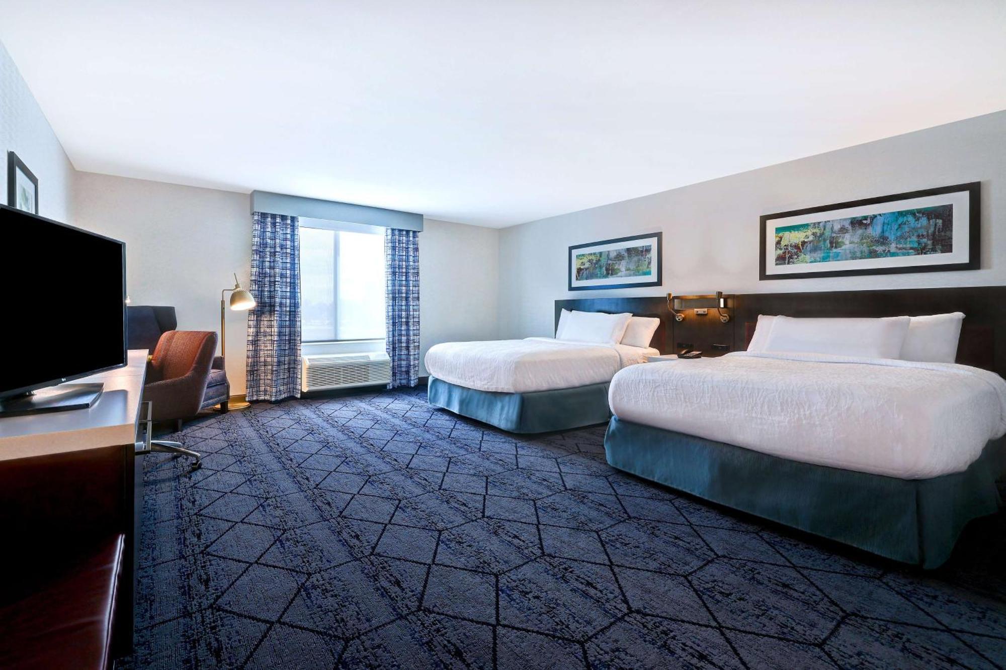 Hilton Garden Inn Сидар-Рапидс Экстерьер фото